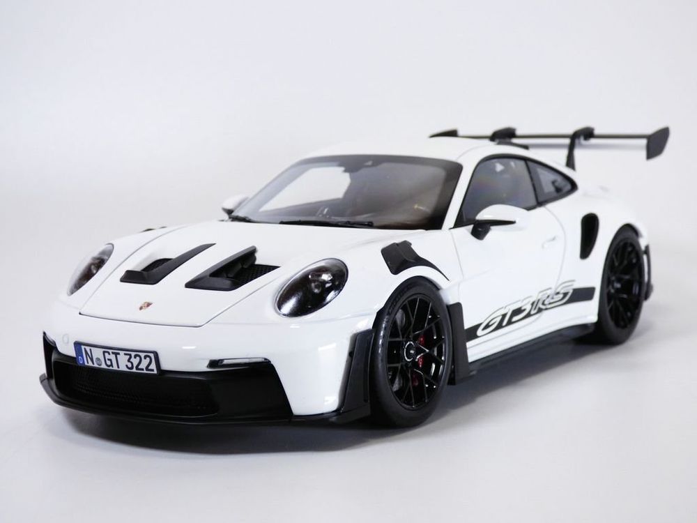 Porsche 911 GT3 RS Blanc 1:18 – Sportif à l'échelle de Welly