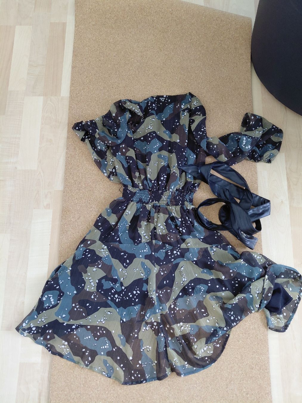 Guess Kleider: Kleid Guess – Gebraucht aus Adligenswil von milena1987 2