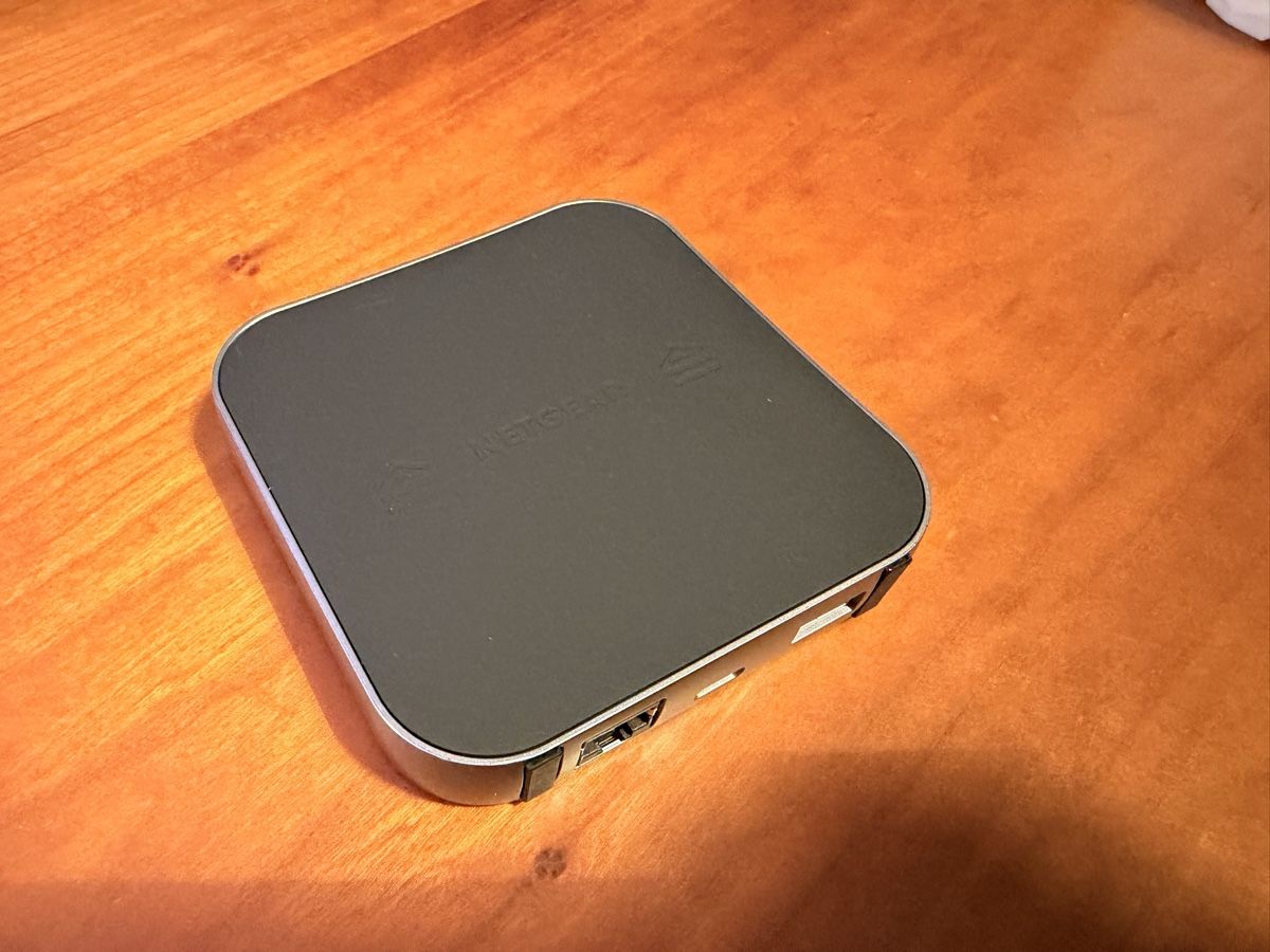 Netgear Modem & Router: Netgear MR1100 Nighthawk M1 4G LTE Mobile Router – Usato da Amriswil venduto da Trivet 3