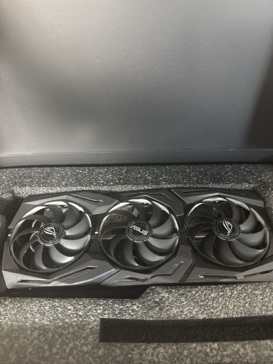 Asus Cartes graphiques: ASUS ROG Strix RTX 2070 Grafikkarte – D'occasion à Bern par fab_tx65 1
