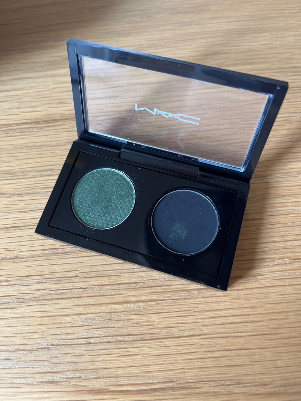 Mac Cosmetics Make-up: MAC duo fard à paupières – Usato da La Tour-de-Peilz venduto da Enzo25cc 3