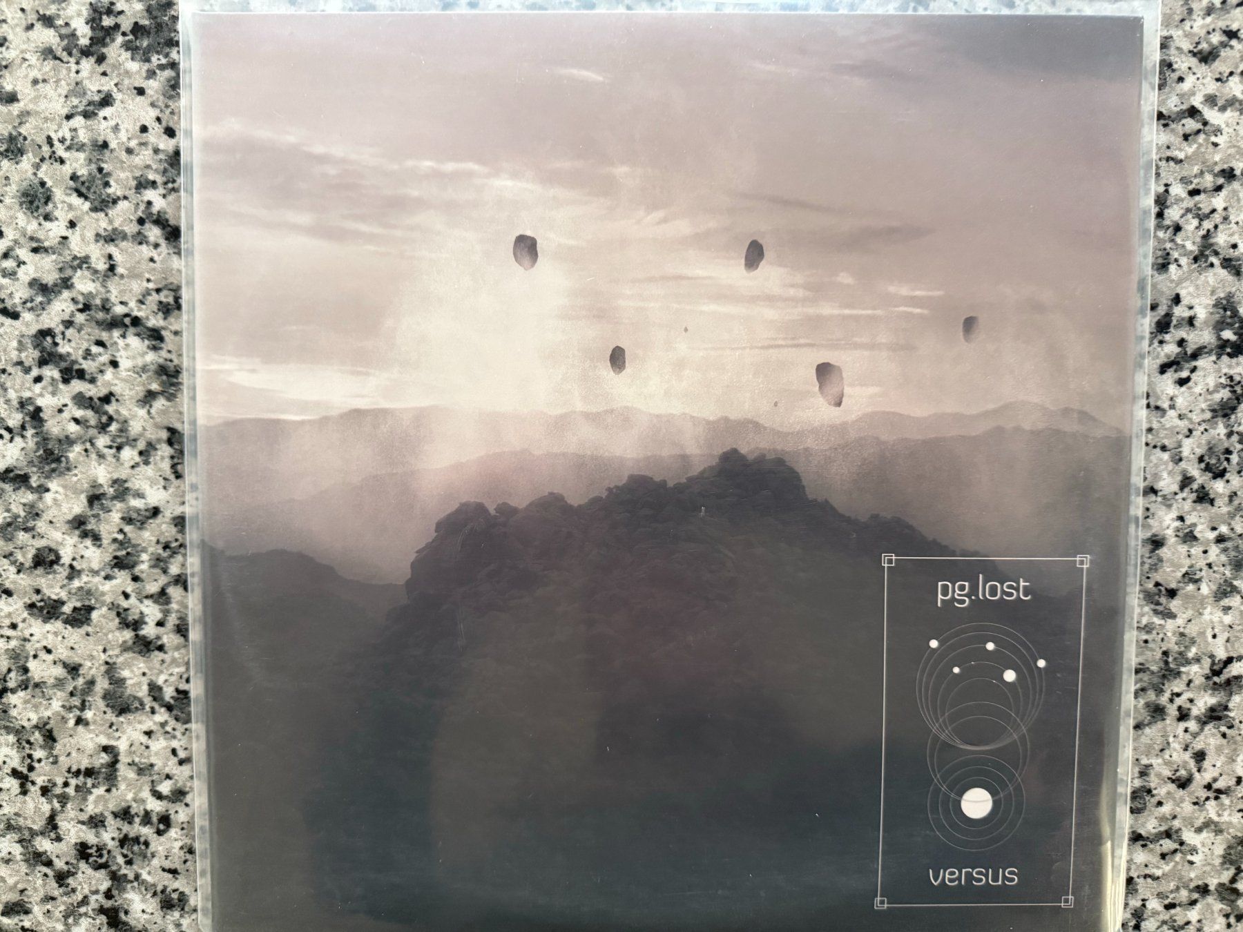 Dischi in vinile: Pg.lost – Versus [LP DE 2016] – Usato da Tamins venduto da Dark-Skull-Vinyl