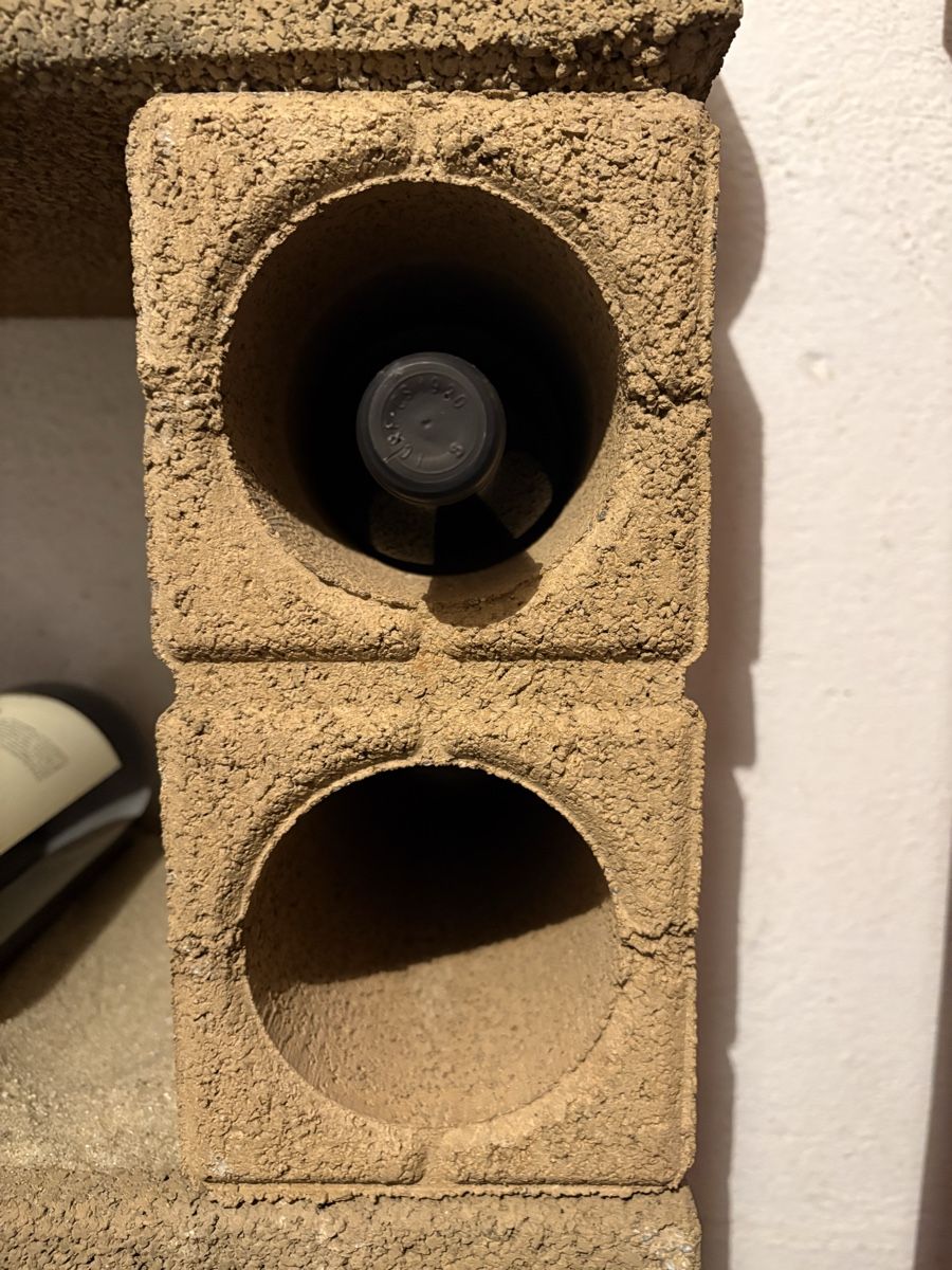 Scaffali: Weinregal Tuffstein – Usato da Zürich venduto da Espresso65 2