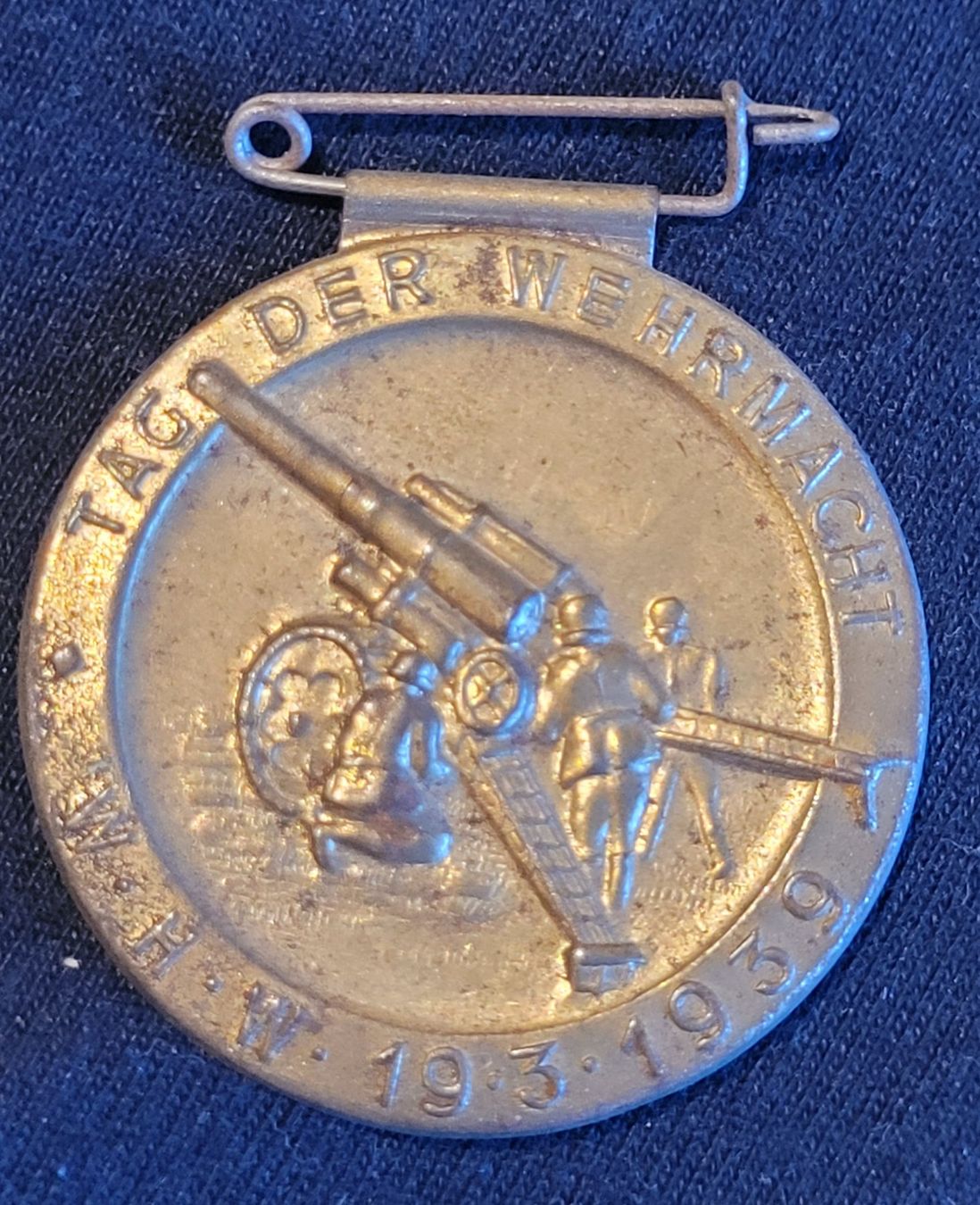 Medaglie: Wehrmacht Abzeichen, Artillerie – Usato da Kriens venduto da KTP