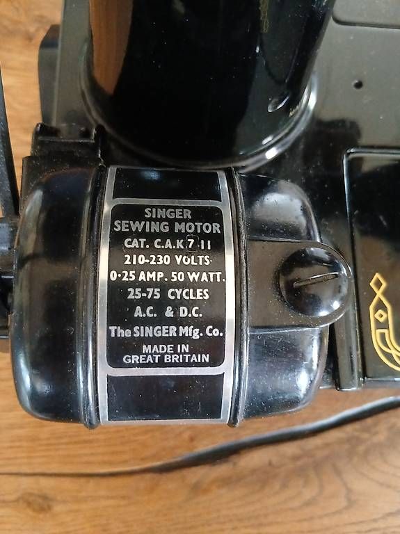 Machines à coudre: Singer 222K Featherweight - 1958 – D'occasion à Alchenstorf par Brigi41 1