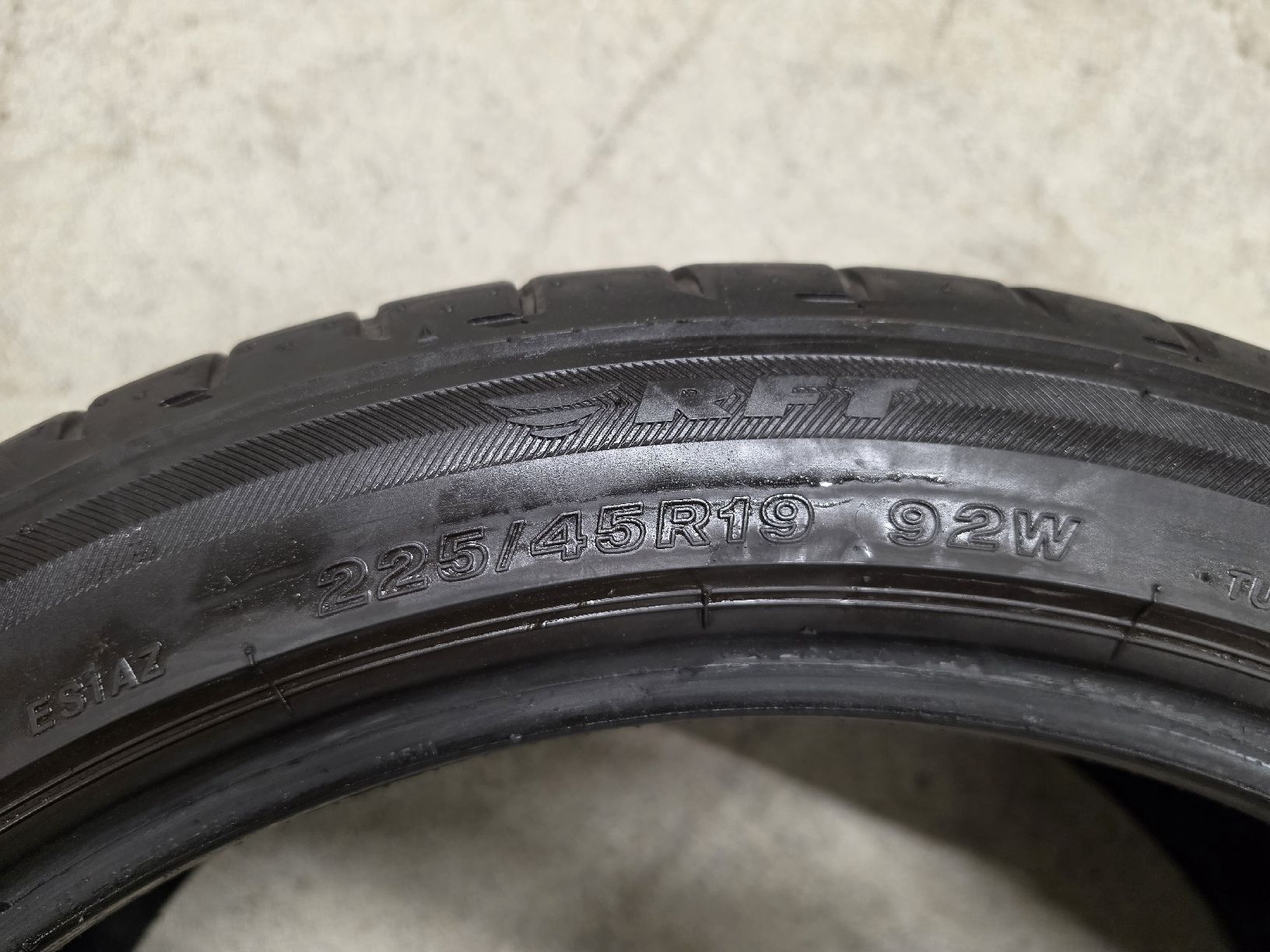 Bridgestone Pneumatici & Ruote complete: 225/45R19 – Usato da pratteln venduto da fir_nhg5 3