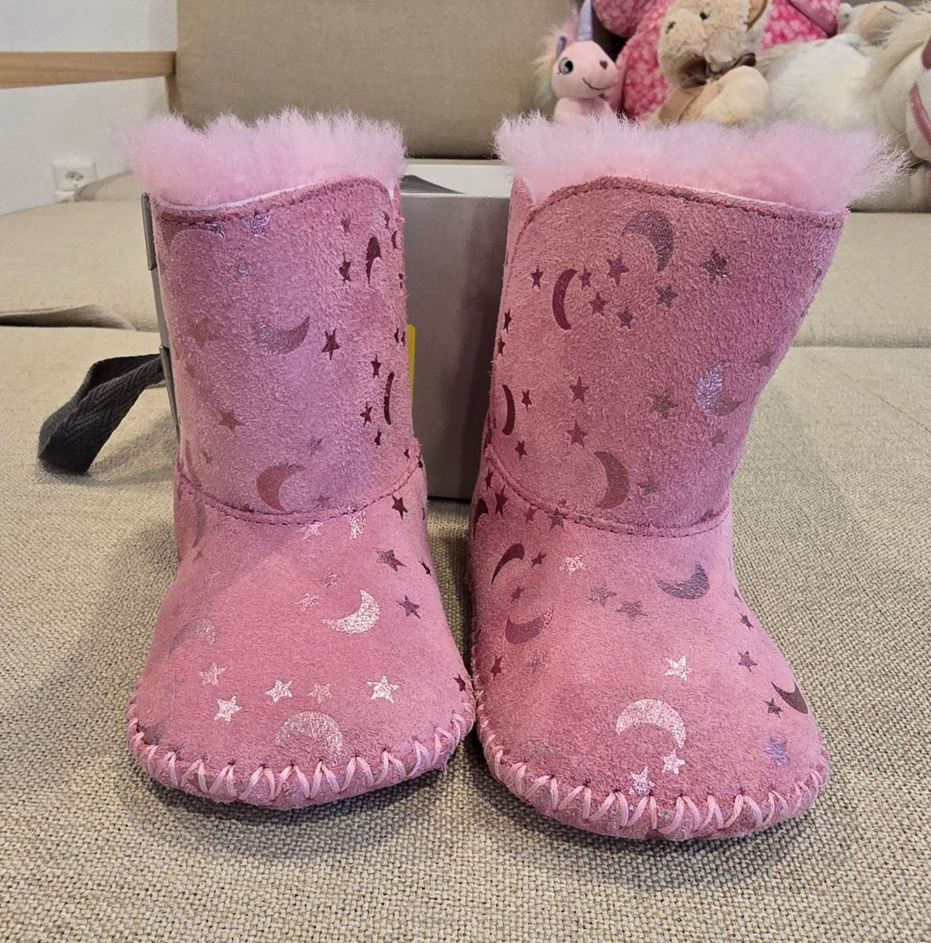 Ugg Scarpe per ragazzi: UGG Baby Schuhe-18 – Usato da Schlieren venduto da dan_8ypz 5