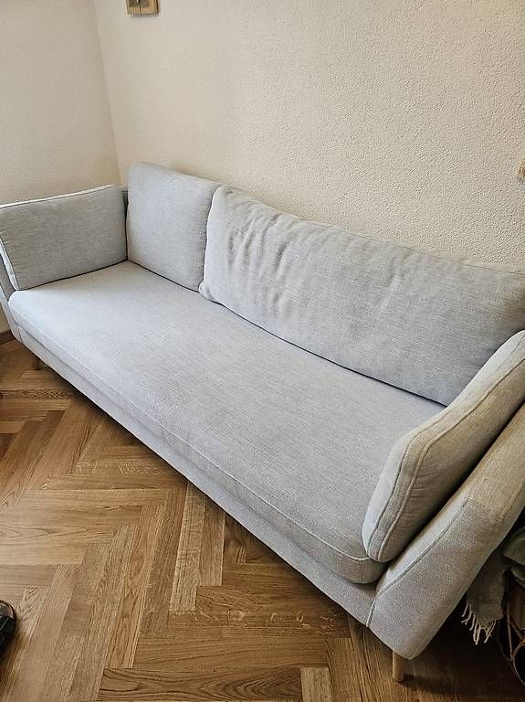 Livique Sofas: Bequemes Sofa – D'occasion à Bern par minimii93