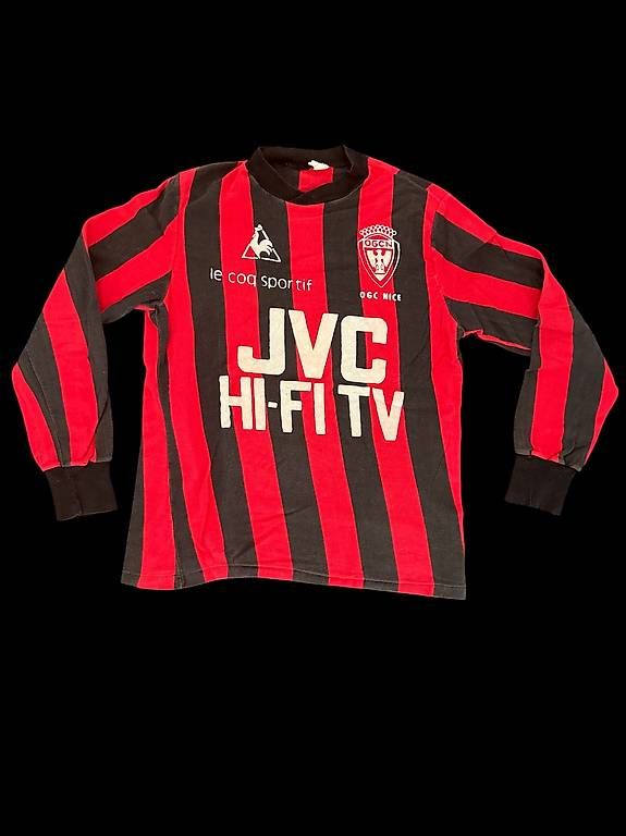 Leibchen & Hosen: Original OGC Nice Fussball Trikot 1981 – Gebraucht aus Volketswil von Leon567