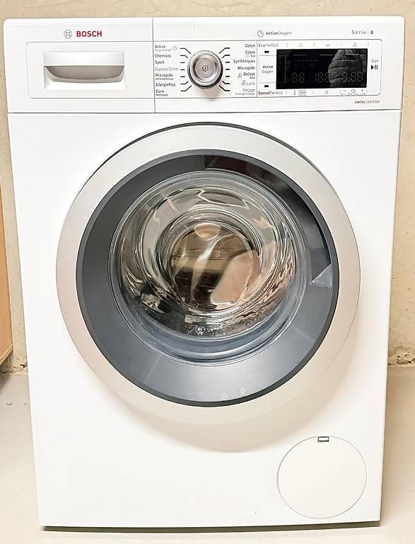 Bosch Waschmaschinen: Machine à laver Bosch Série 8 Swiss Édition ActiveOxygen – Gebraucht aus Neuchâtel von del_5jjp