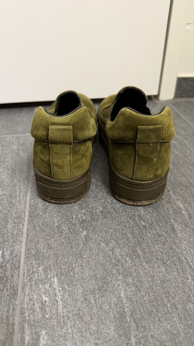 Scarpe da donna: Pair Green Suede Loafers – Usato da Zug venduto da SpringCleaning99 2