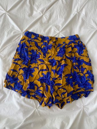 Shorts femme fleuri jaune bleu taille M bon état