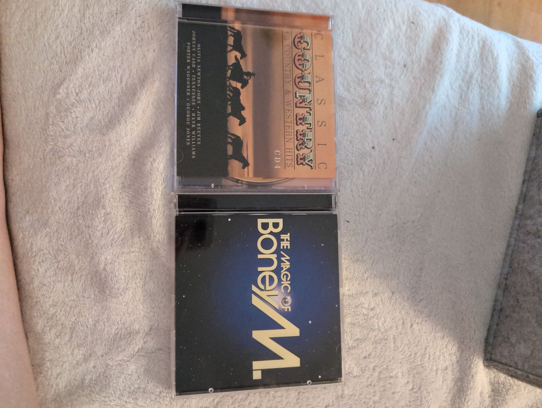 CDs: CD Set. Country und Boney M – Gebraucht aus Jona von Schaniarle
