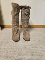 Beige Wildlederstiefel, Grösse 39, ideal für den Herbst!