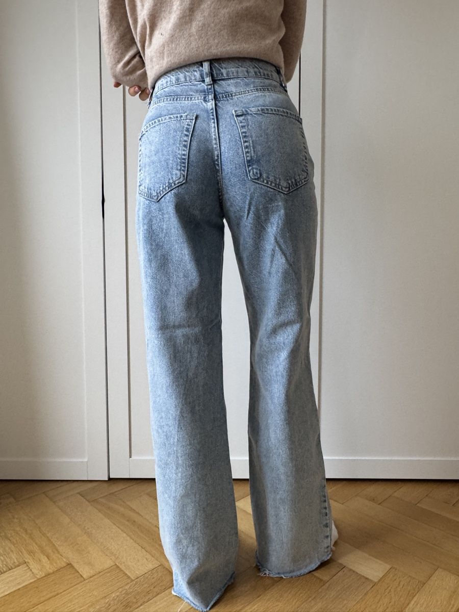 Stradivarius Jeans: Straight Fit Jeans – Usato da Zürich venduto da m_secondhand 1