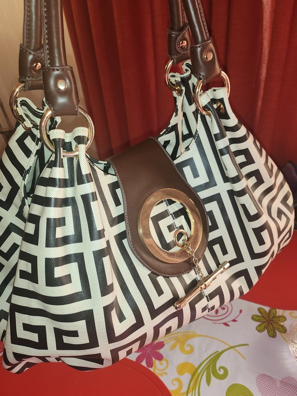 Sacs femmes: TASCHE NEU – Neuf (Voir description) à glattbrugg par Aurica