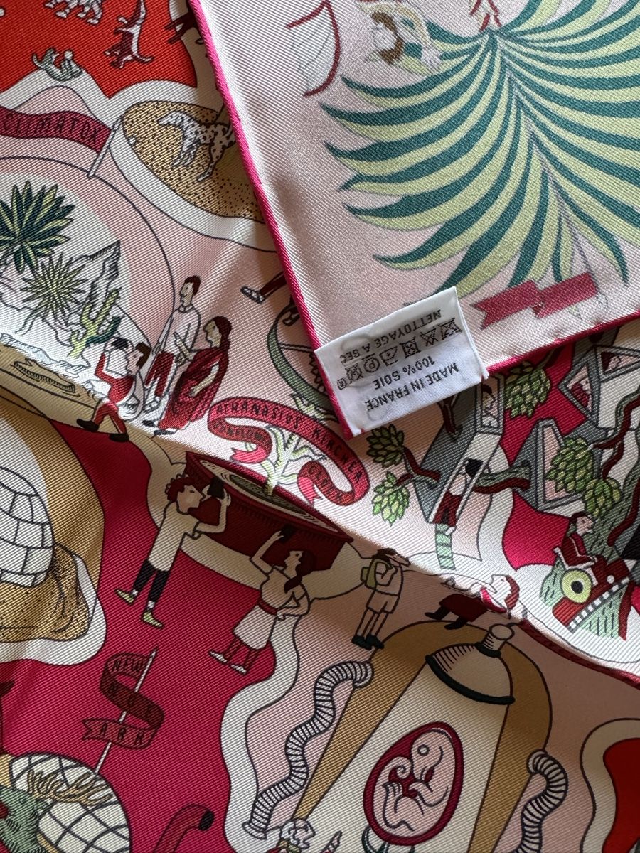 Hermès Foulard & Sciarpe: Hermès carré Exposition Universelle Neuf  – Nuovo e nell'imballaggio originale da Genève venduto da HappyLifestyle 2