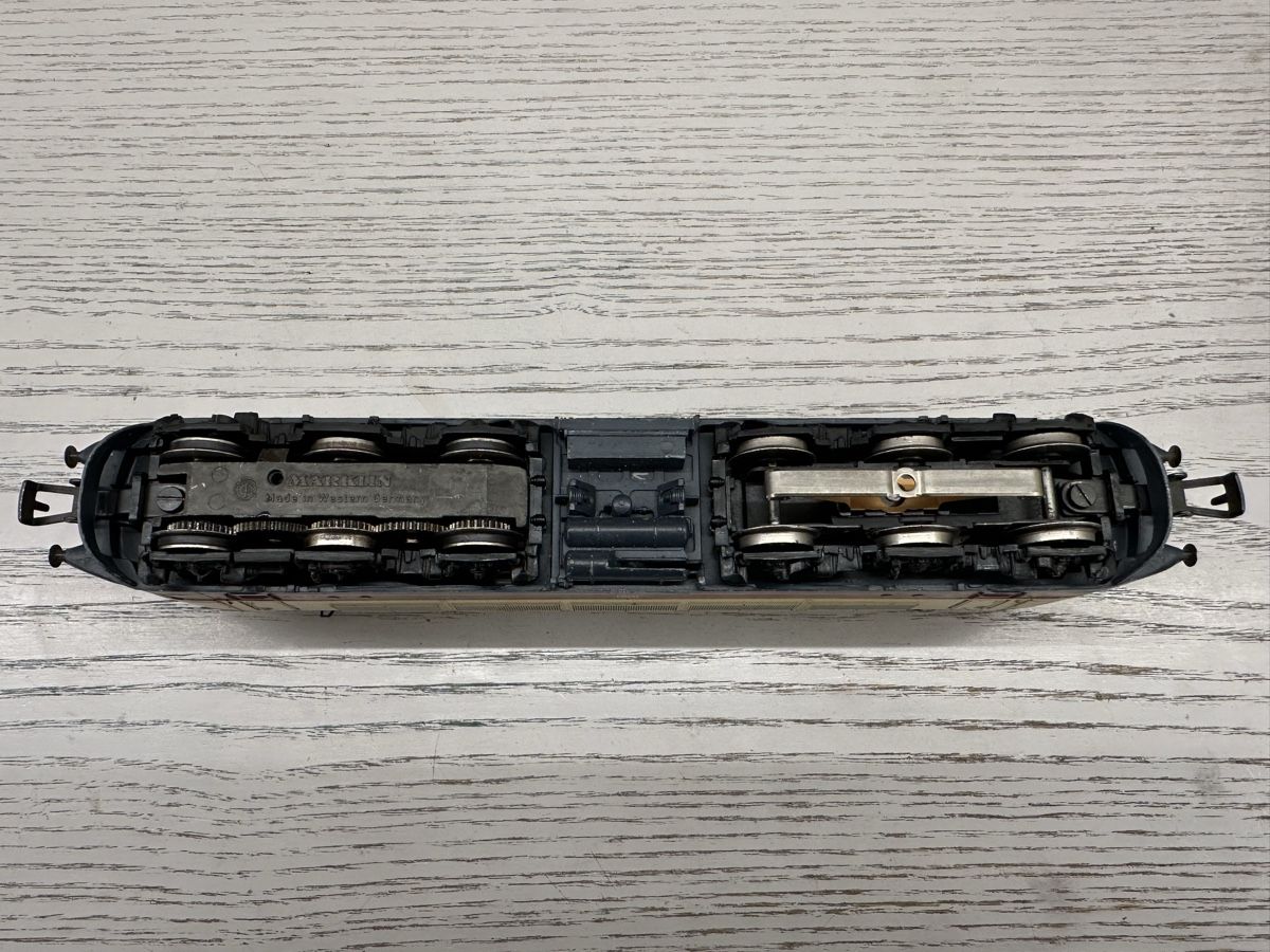 Märklin Modellini di ferrovie: Märklin 3054 DB BR 103 – Usato da Lupsingen venduto da New-Haven 5
