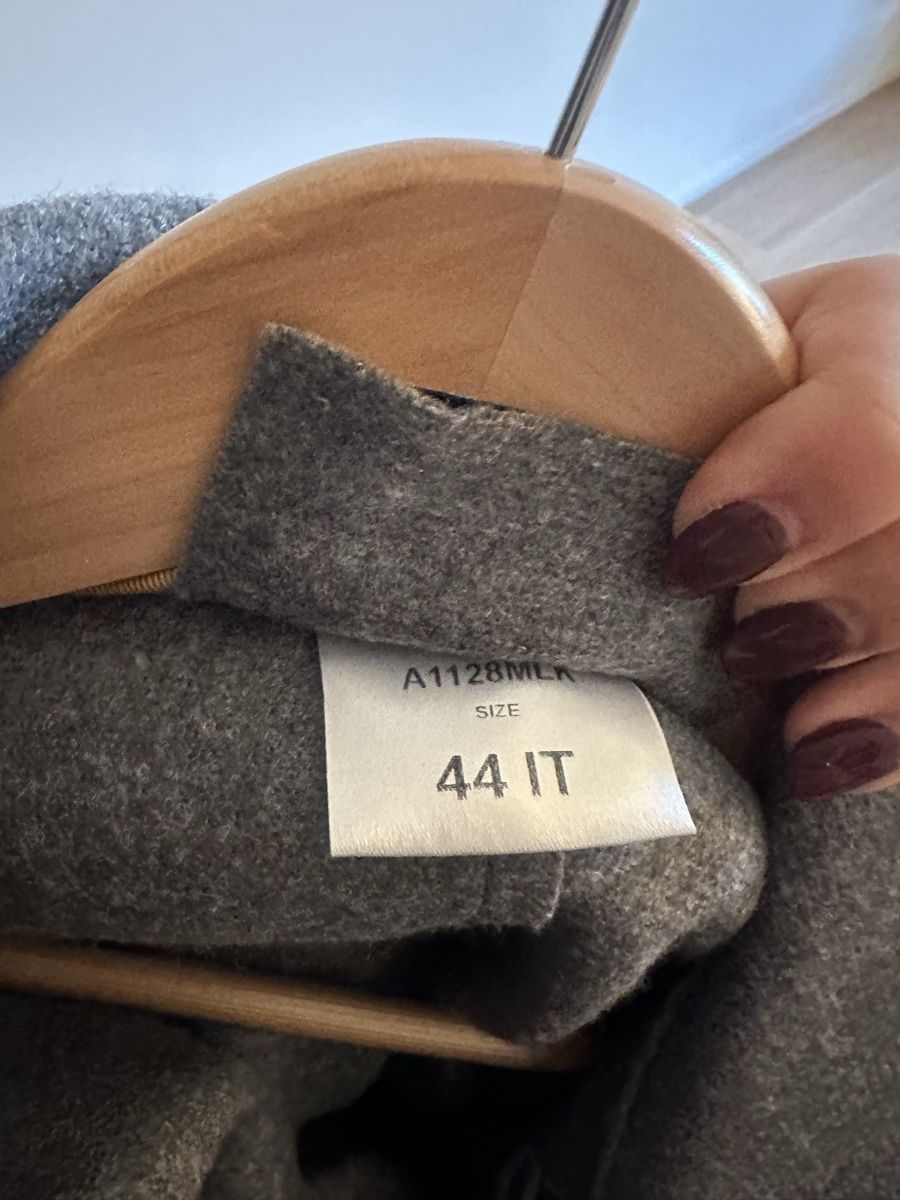 Harris Wharf London Cappotti: Harris Wharf London grey wool coat IT44 – Usato da St. Niklausen LU venduto da lau_259n 8