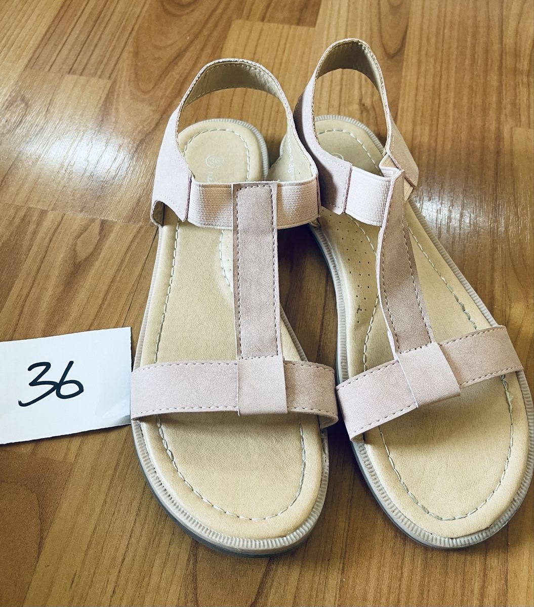 Scarpe per ragazze: Leder-Sandale Grösse 36 – Usato da Jonschwil venduto da Theswissmiss