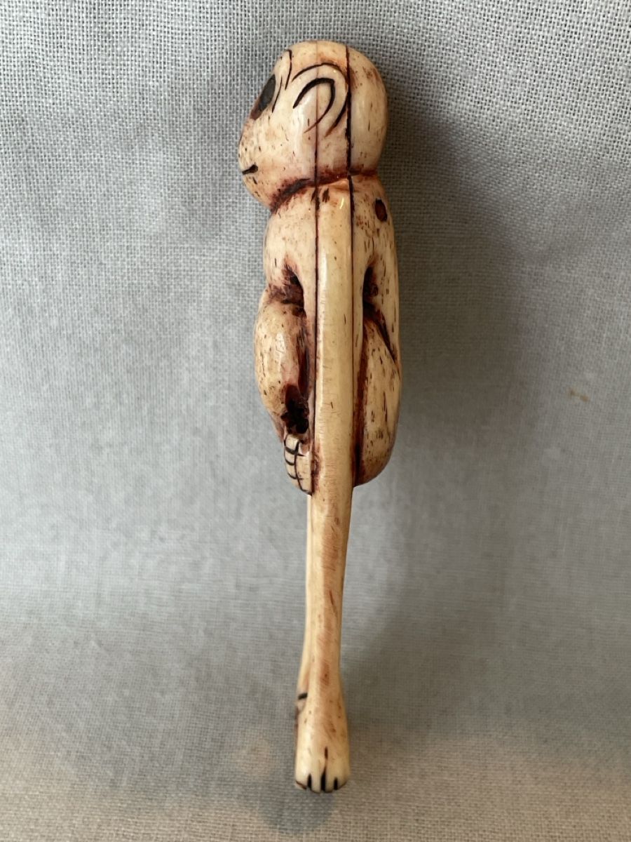 Statuette: Netsuke, Affe mit überlangen Armen – Usato da Embrach venduto da Gauvain1 1