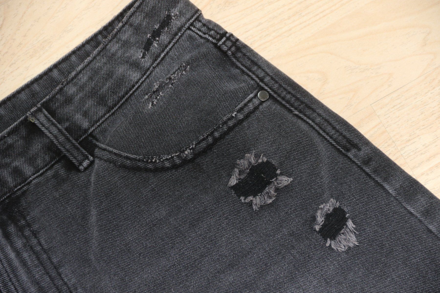 Pantaloni: Jeansshorts Gr.38-40 – Usato da Oberwil-Lieli venduto da Svetlana28 4