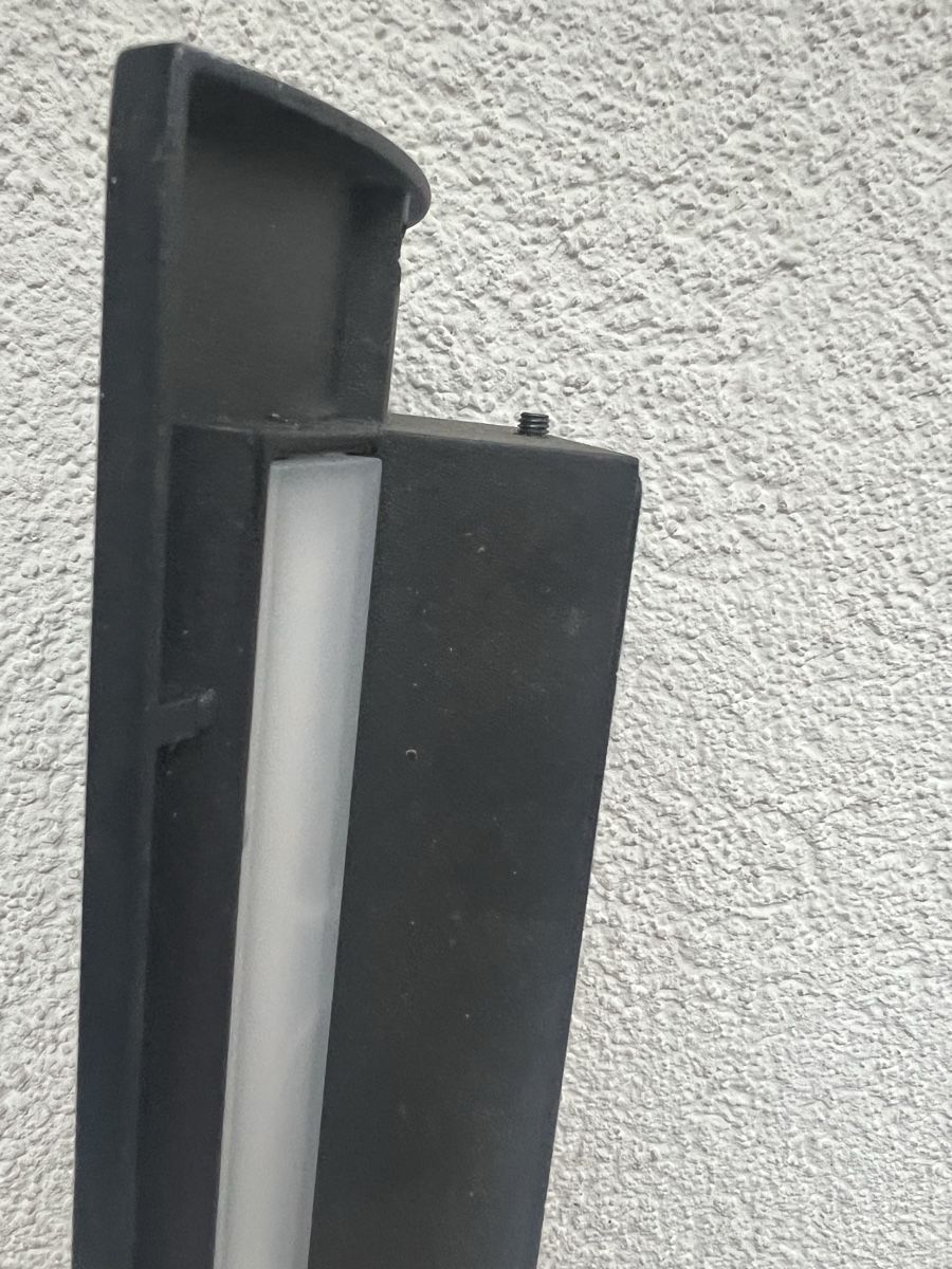 Lampade: Outdoor Aussenwandleuchte Kunststoff Anthrazit – Usato da Schönenberg ZH venduto da Bosh 1