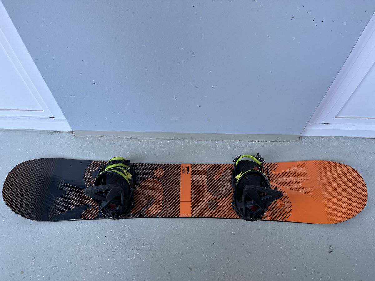Board: Snowboard YES The Jackpot 154cm inkl. Bindung – Usato da Horgen venduto da pupcia01 4