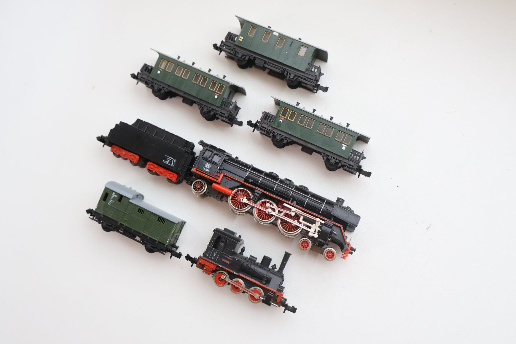 Trix Trains électriques: Minitrix 2 x Loks + Wagen Set - Spur N – D'occasion à Winterthur par Monstera 4