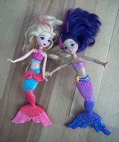 Zwei kleine Barbie Meerjungfrauen