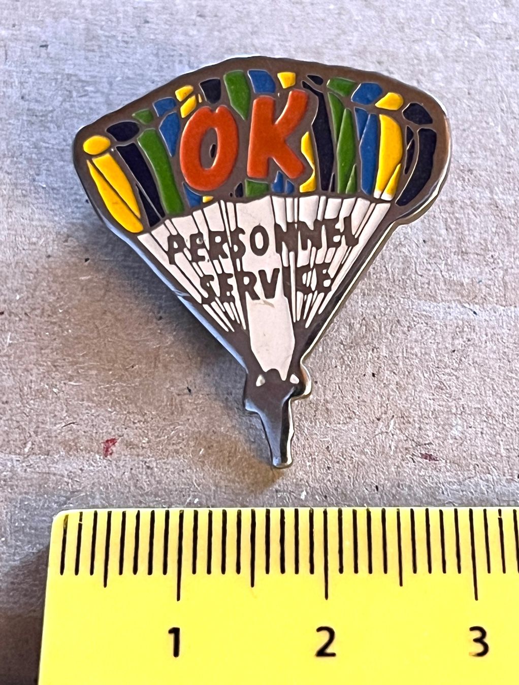 Placchette & Badge: Pin Ballon OK – Usato da Renan BE venduto da johncactus
