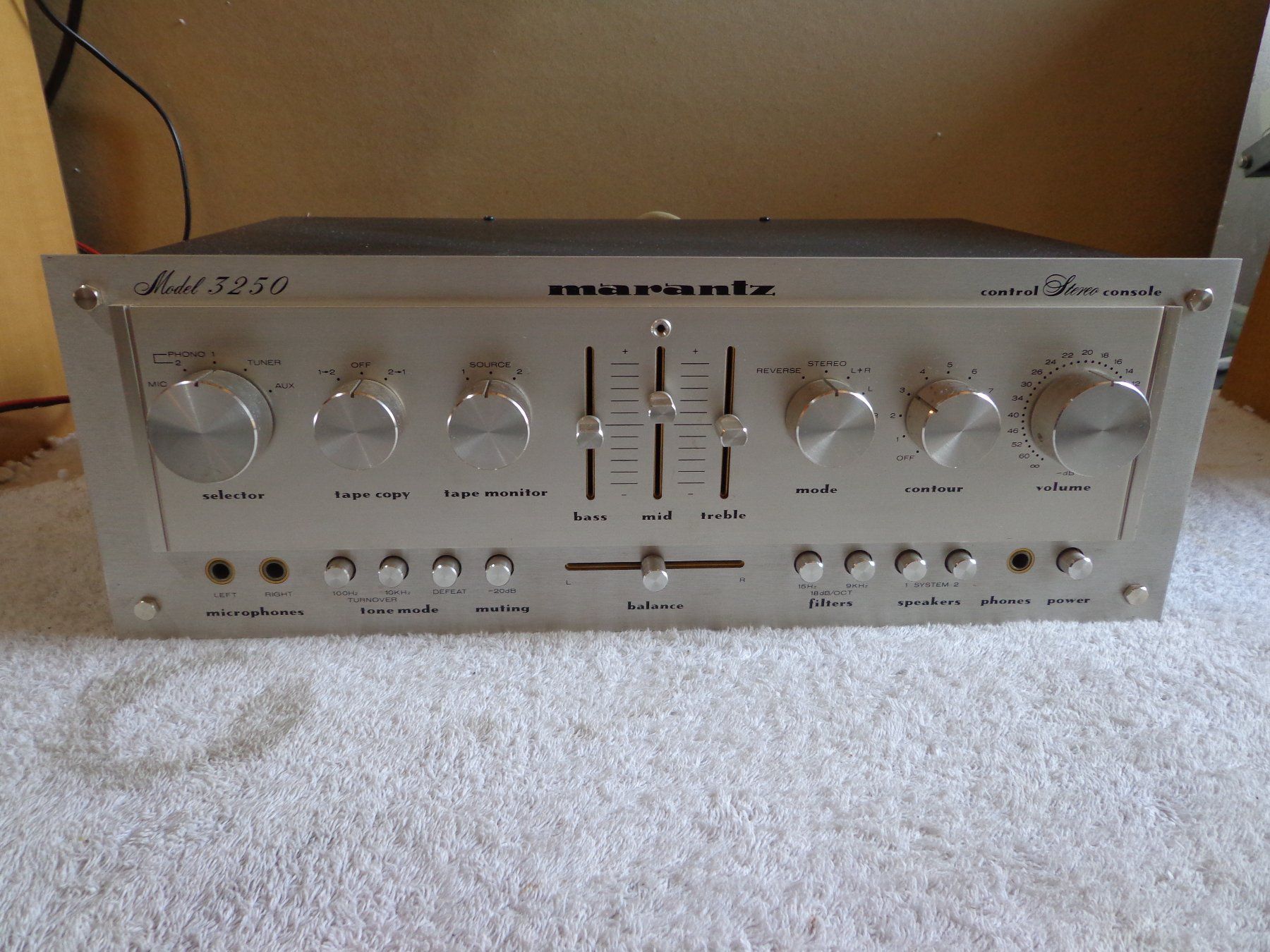 Marantz Amplificatori: Marantz Model 3250 Control Stereo Console Vorverstärker – Usato da Ligornetto venduto da Faffarel
