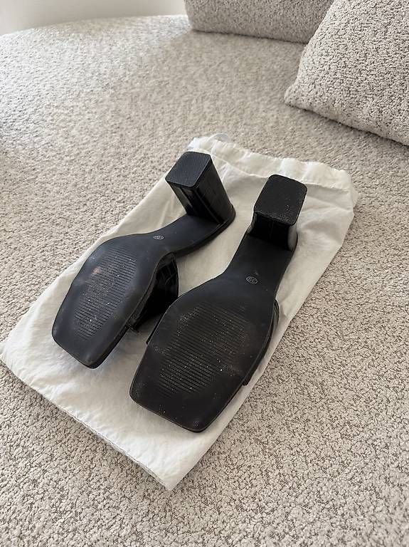 Scarpe da donna: Sandalen mit Absatz – Usato da Dietikon venduto da Prelovedpearls 2
