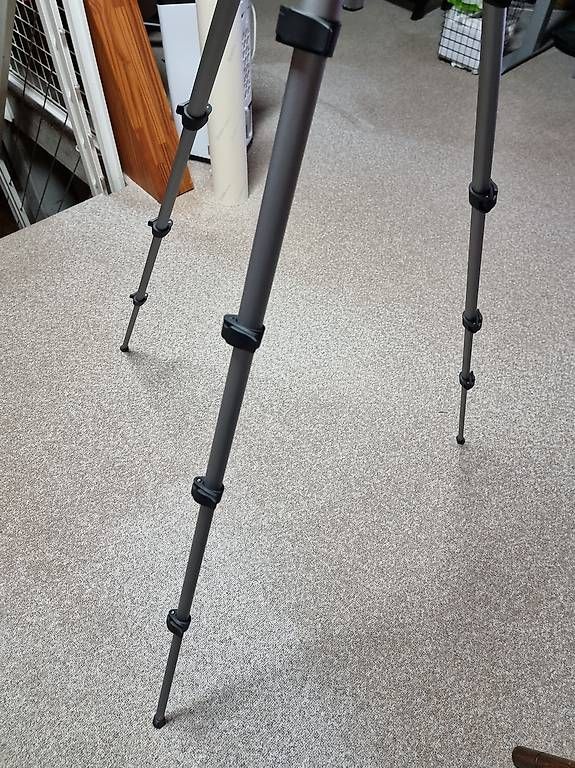 Trépieds & Accessoires: trépied manfrotto  – D'occasion à Apples par hur_2hhs 1