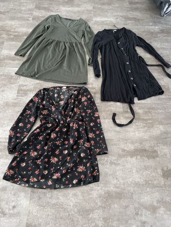 3 Kleider Grösse S
