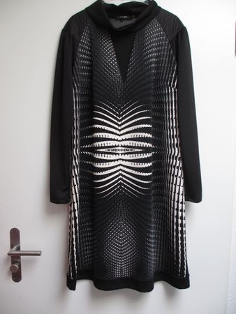 Designer Kleid von mat Gr. M = 46/48
