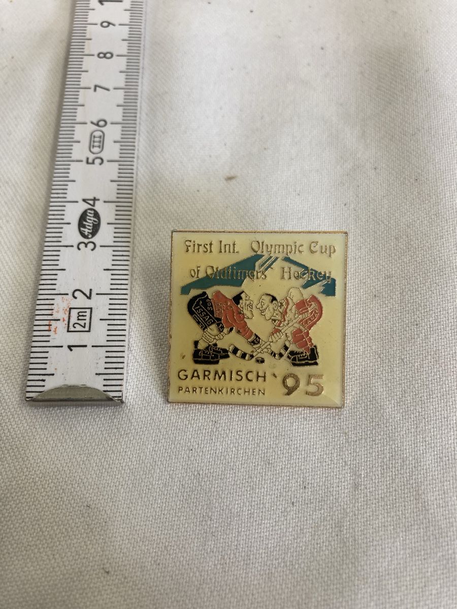 Placchette & Badge: Abzeichen 1. Int. Olympic Cup Eishockey 1995 – Usato da Aarwangen venduto da to-hirschi