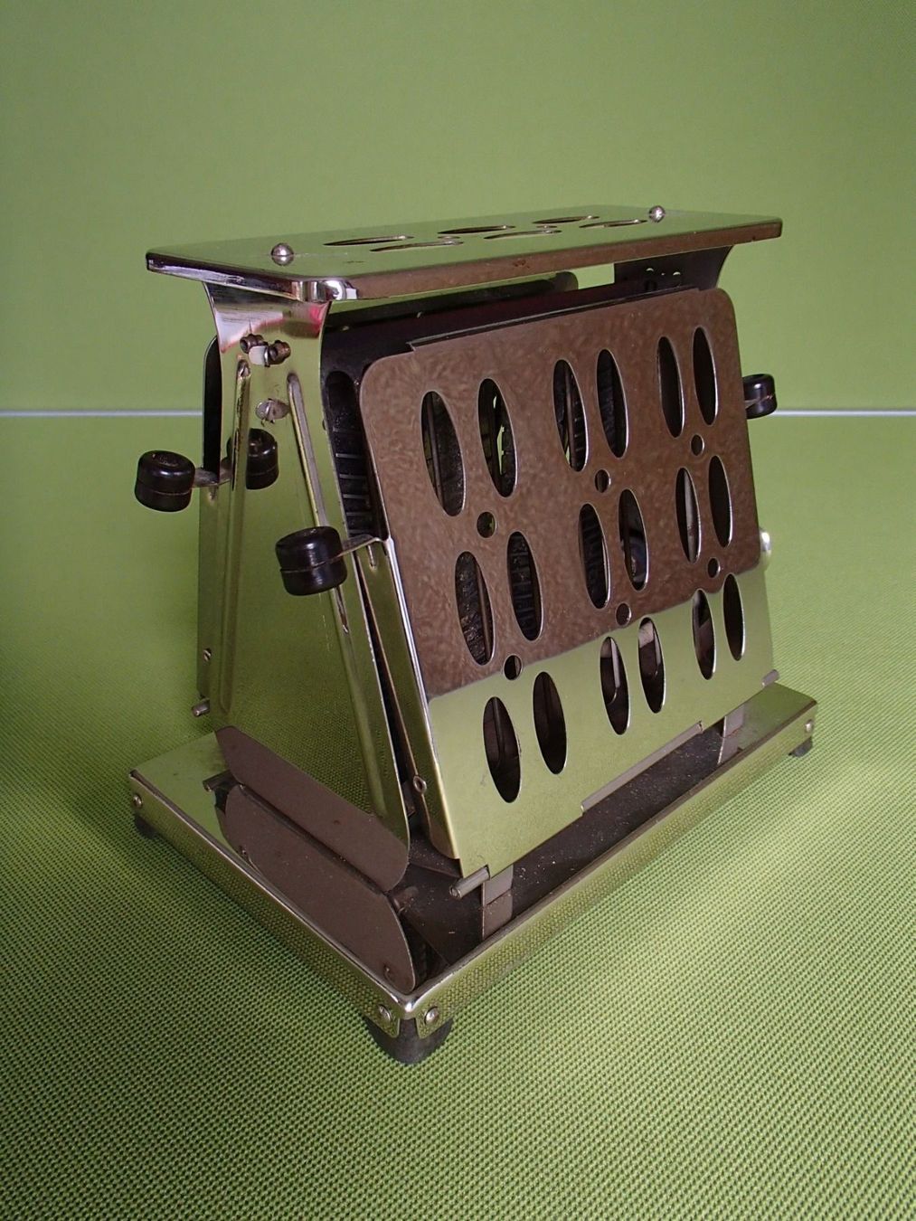 Elettrodomestici da cucina: Vintage Toaster AEG mit schwarzen Bakelitgriff – Usato da Schöfflisdorf venduto da pullux 5