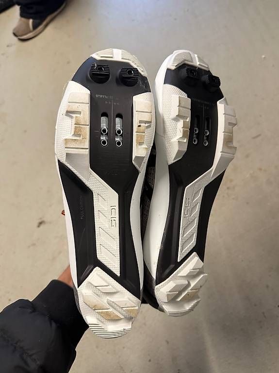 Scarpe da uomo: MTB Aeron ice / ice white / 44.5 – Nuovo e nell'imballaggio originale da Ufhusen venduto da mguerrini 1