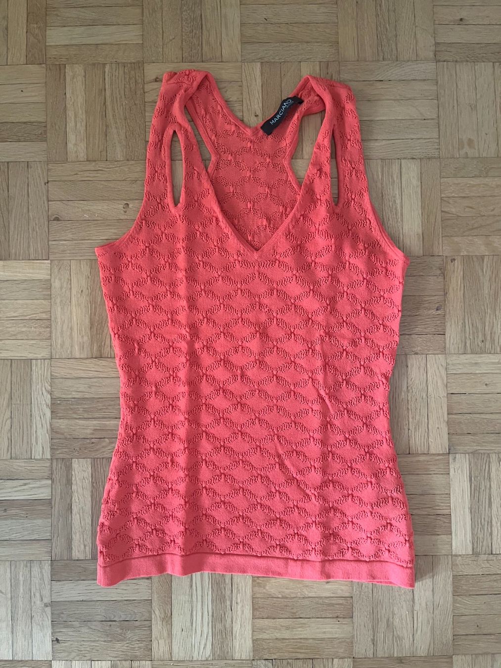 Guess Top: Marciano by Guess Stricktop – Usato da Luzern venduto da Lampion