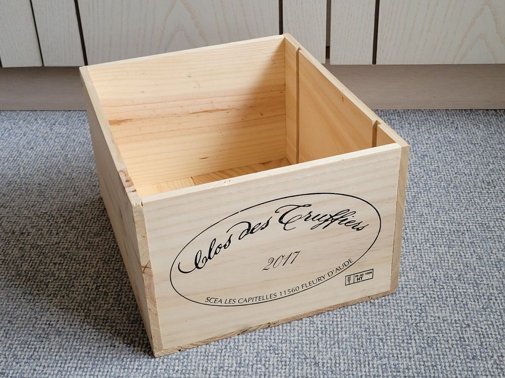 Leere, elegante Kiste aus Südfrankreich (Clos deTruffieres) | Kaufen ...