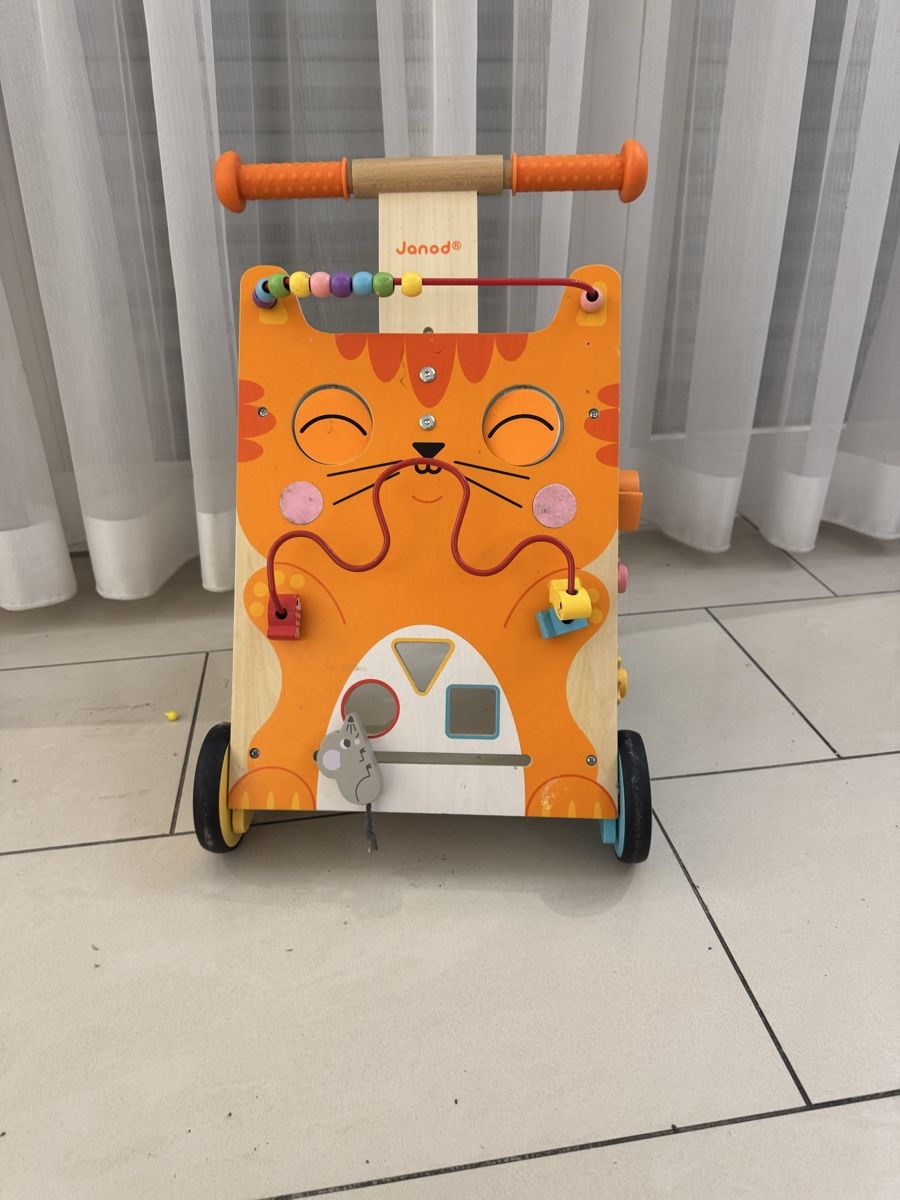 Gehhilfen: Janod Activity Walker Cat shape used condition 57 – Gebraucht aus Wohlen AG von bongo8nunu
