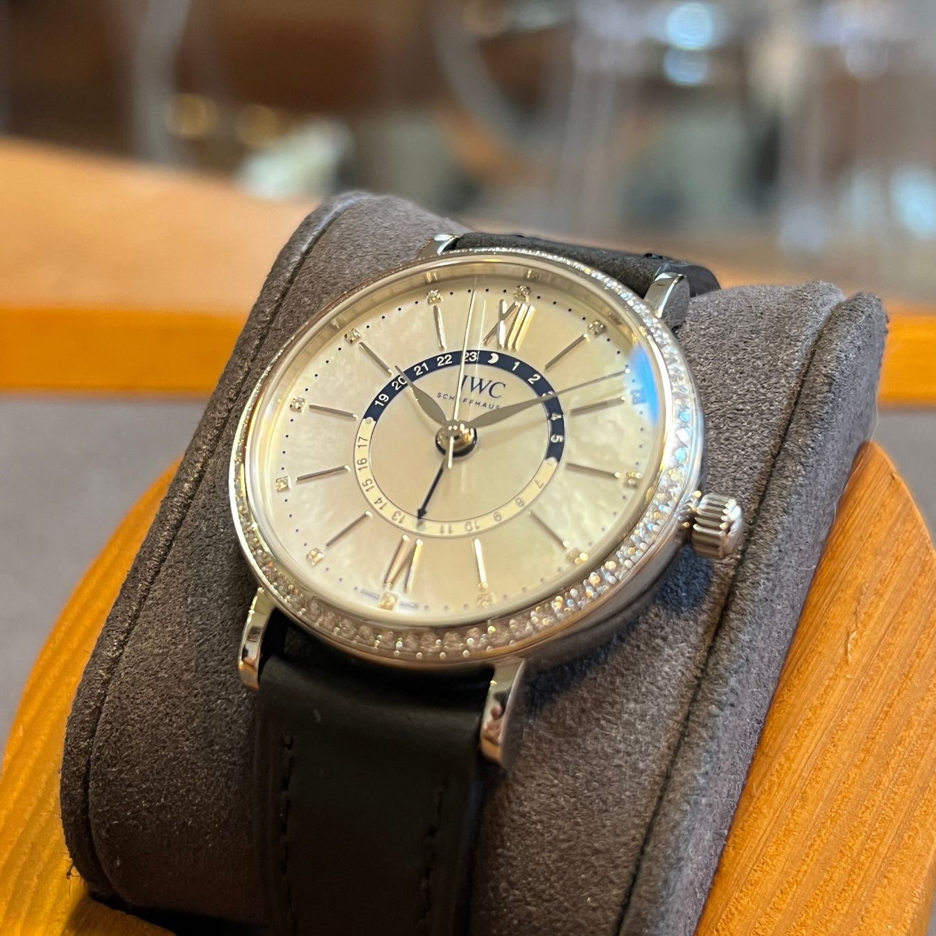 IWC Orologi: IWC Portofino Automatic Date Diamond Set IW459101 – Usato da Carouge GE venduto da Watchaser 2