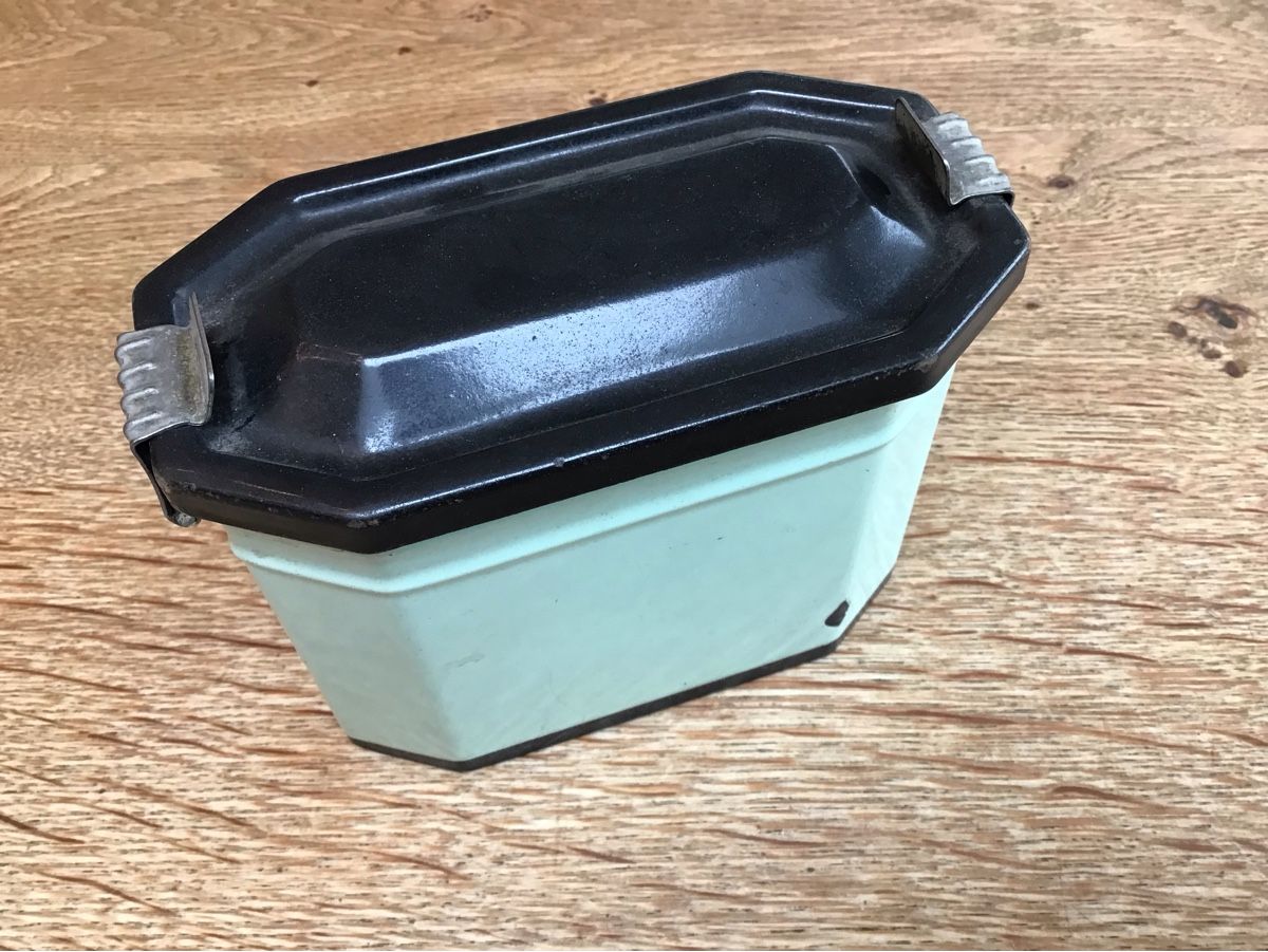 Contenitori & Simili: Lunchbox aus Metall emailliert – Usato da Rodersdorf venduto da trueegg