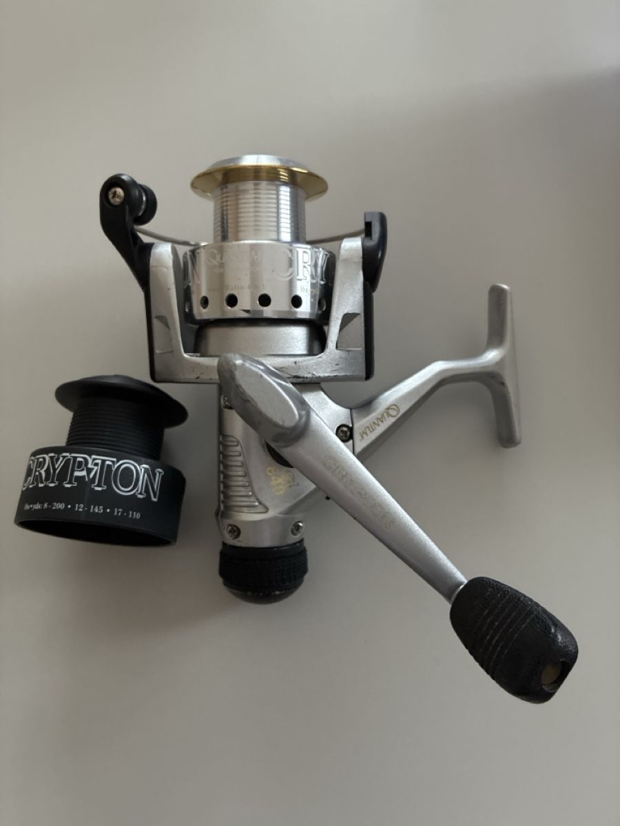 Tamburi & Mulinelli: Angelrolle Quantum Crypton 840 mit Ersatzspule silber – Usato da Wettingen venduto da megi57