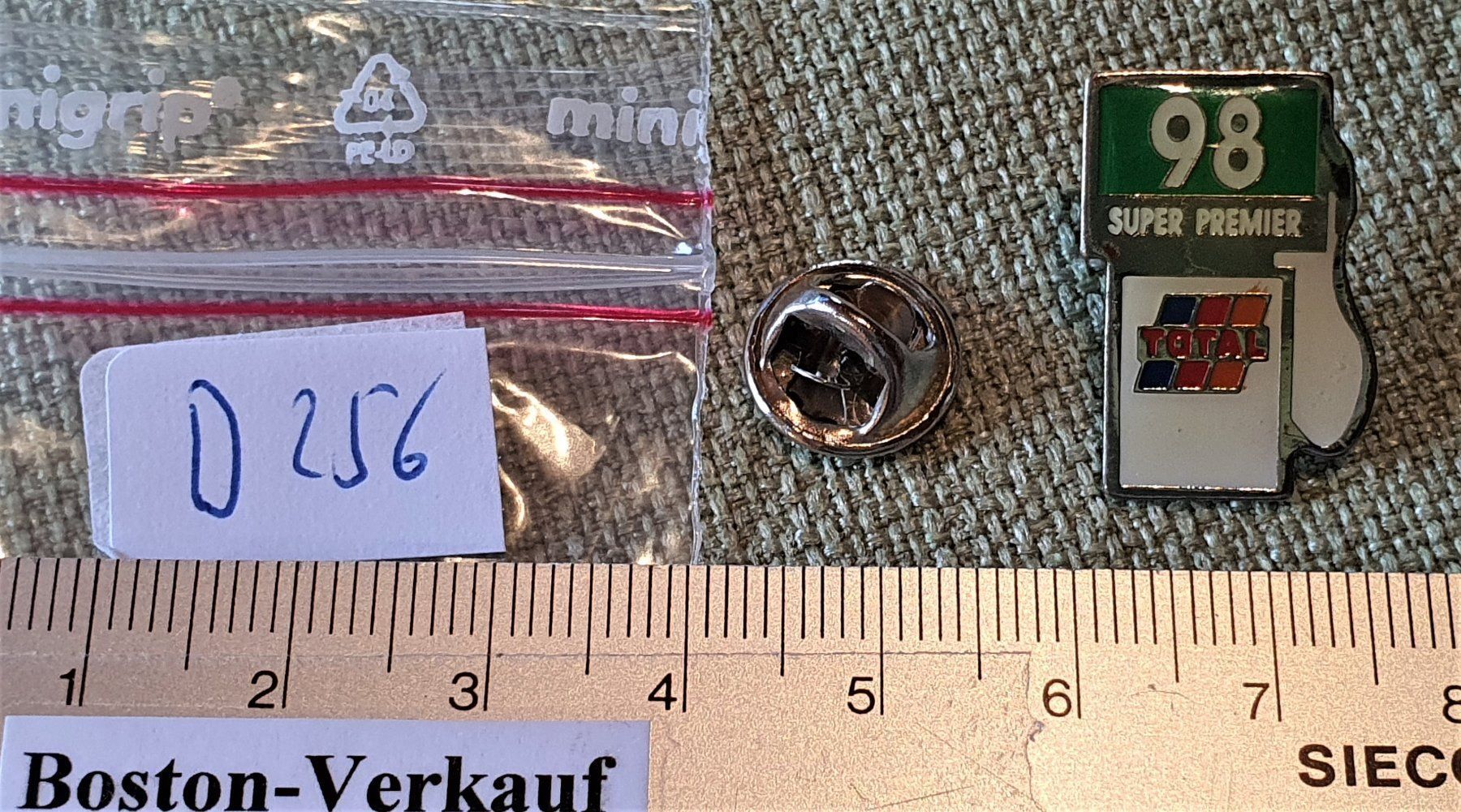 Placchette & Badge: D256 - Pin TOTAL Super Benzin 98 Premier – Usato da Reinach BL venduto da Boston-Verkauf 2