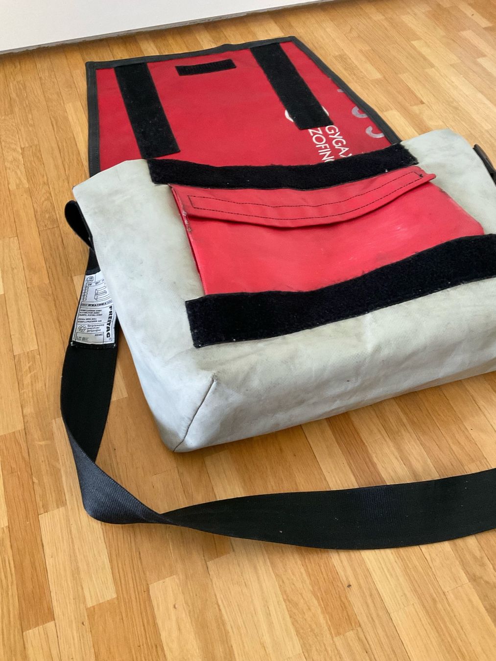 Freitag Taschen: FREITAG MESSENGER TASCHE – Gebraucht aus Zürich von dee_75my 5