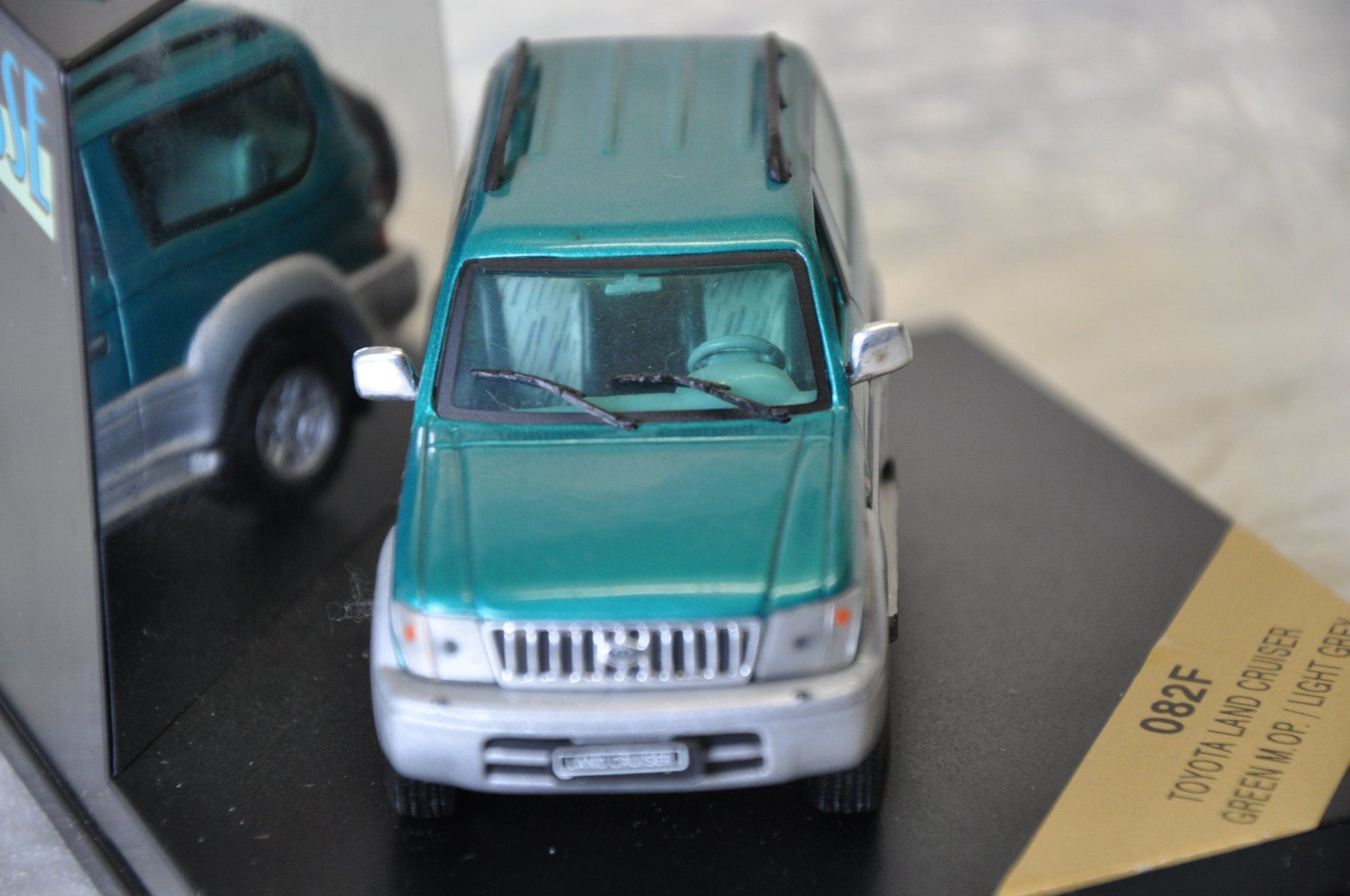 Vitesse Modellini d'auto: Toyota Land Cruiser – Nuovo e nell'imballaggio originale da Ebnat-Kappel venduto da Aallerlei 2