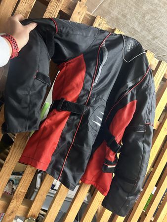 Fastway Motorradjacke schwarz rot Grösse S 38 mit Protektore