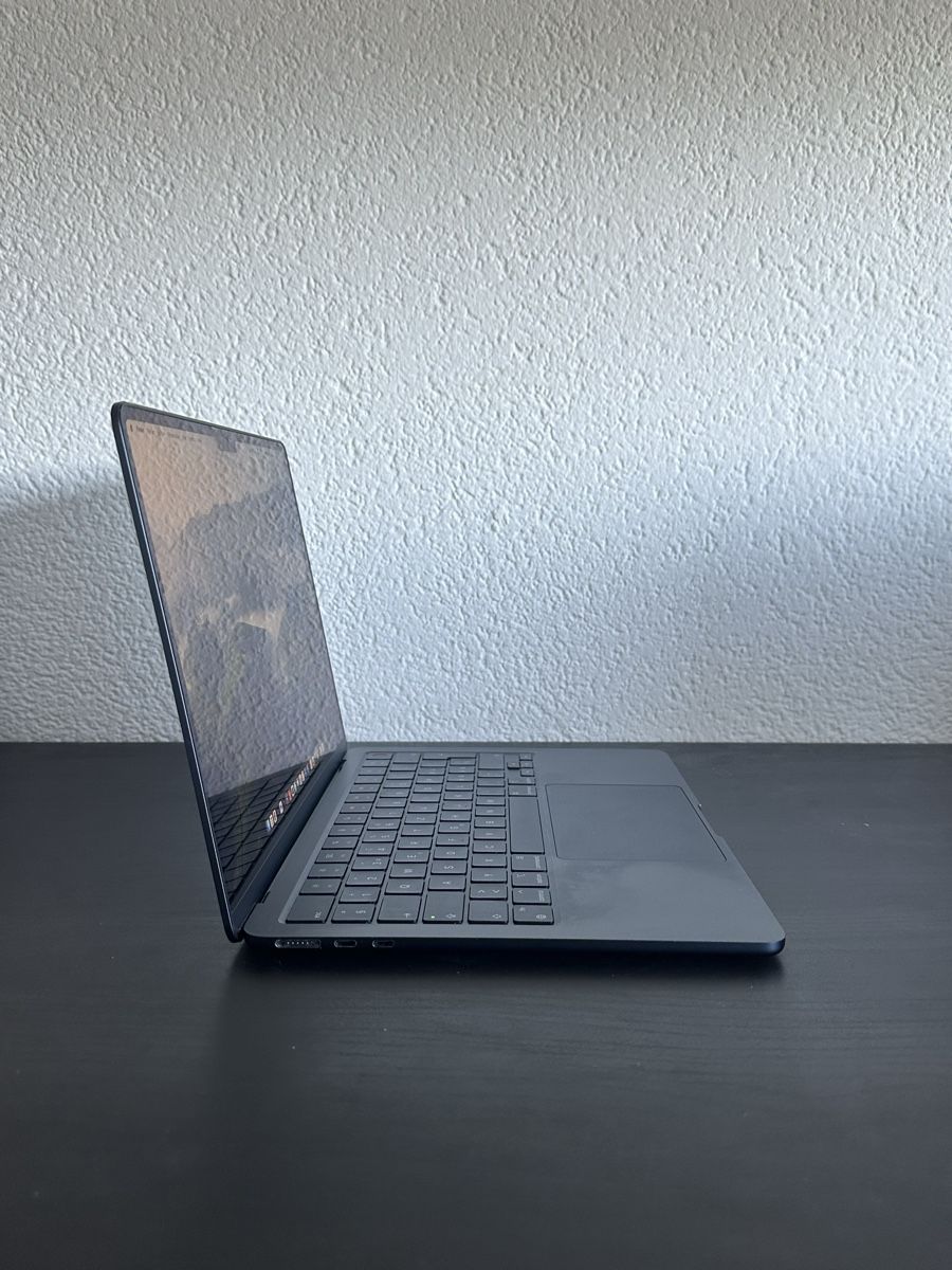 Apple Portables: MacBook Air m2 - 256GB - 8GB RAM - Midnight Blue  – D'occasion à Nidau par Unbreakable02 1